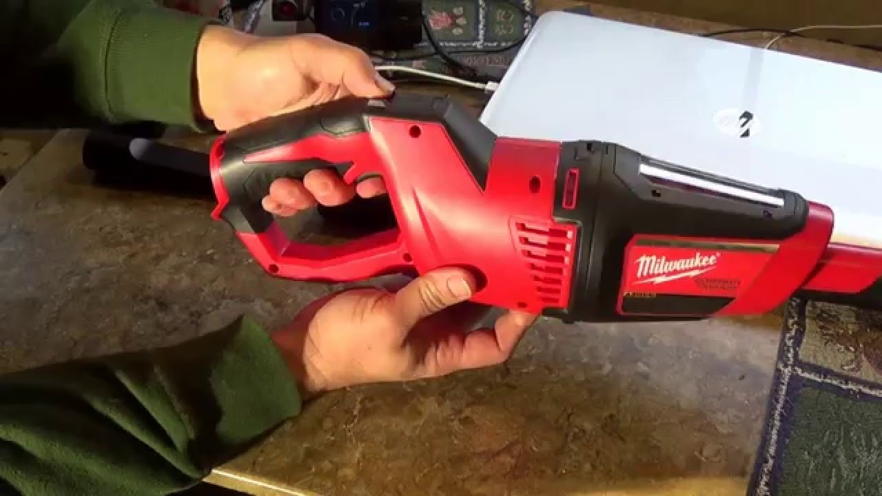 milwaukee handheld vacuum m12