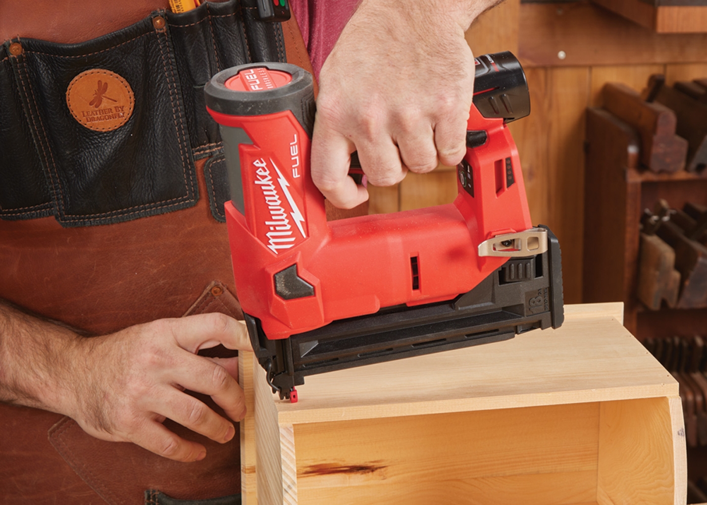milwaukee m12 18 gauge brad nailer