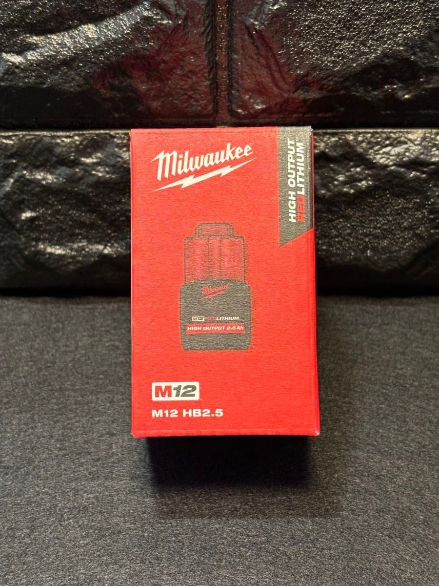 milwaukee m12 2.5 high output battery