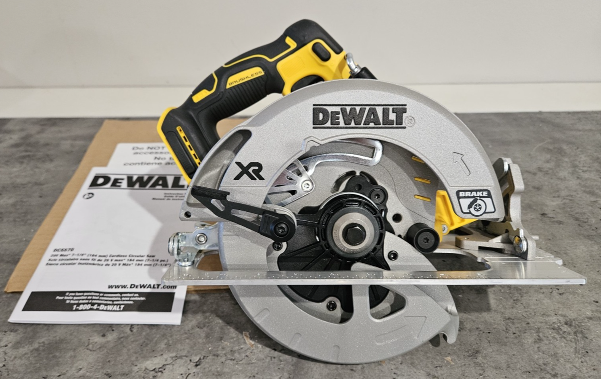 New DeWALT 20 Volt 20V Max XR 7 1 4 Cordless Brushless Circular Saw DCS570B EBay