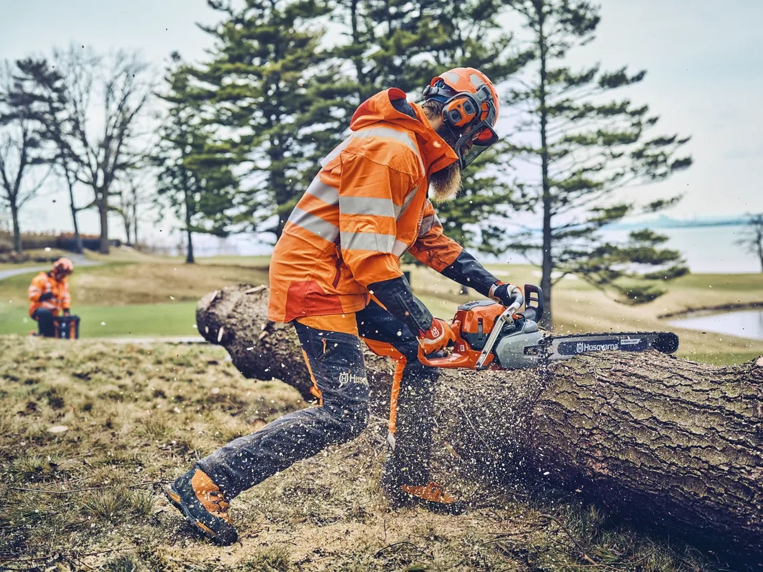 562 husqvarna chainsaw