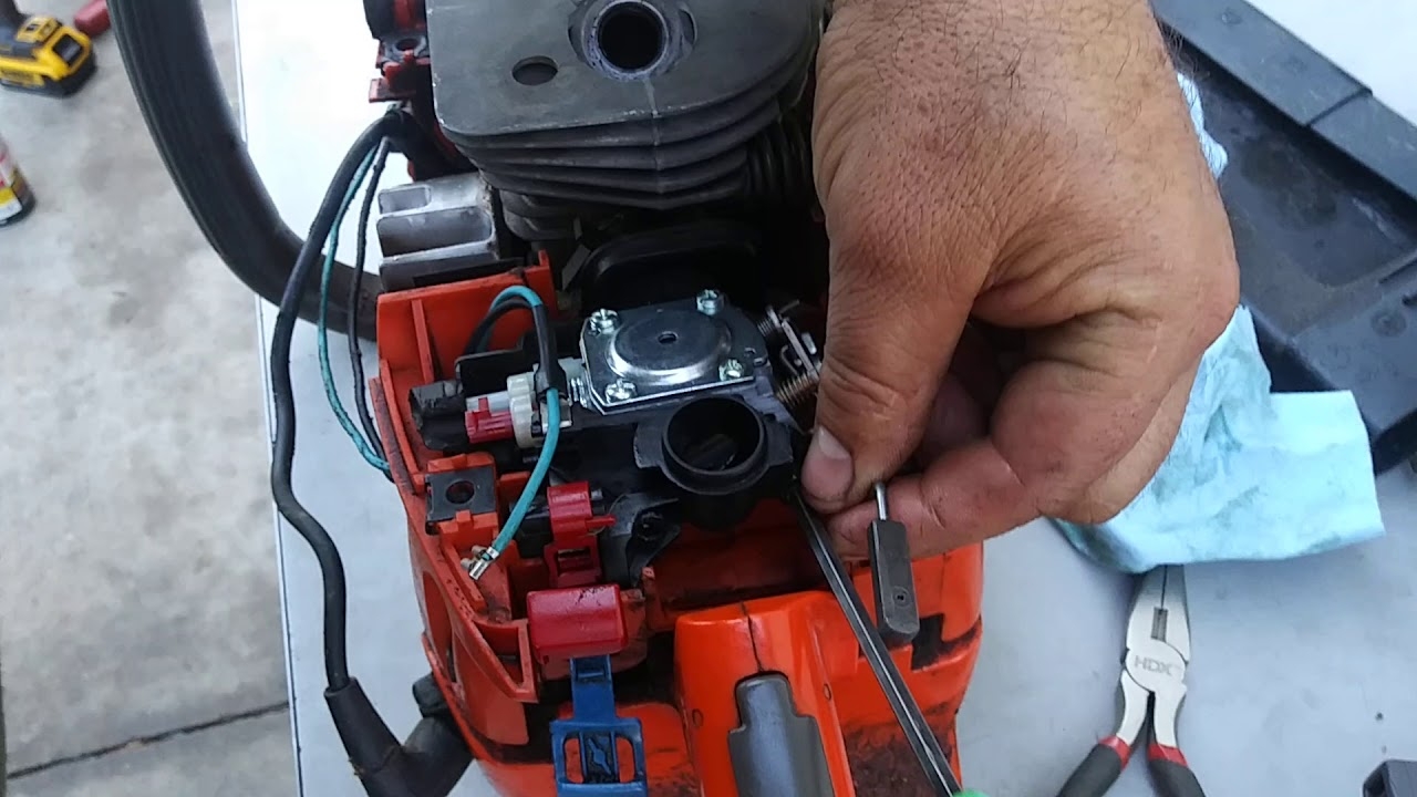 RDMJ2 V HOW TO CHANGE THE CARBURETOR HUSQVARNA 345 CHAINSAW YouTube