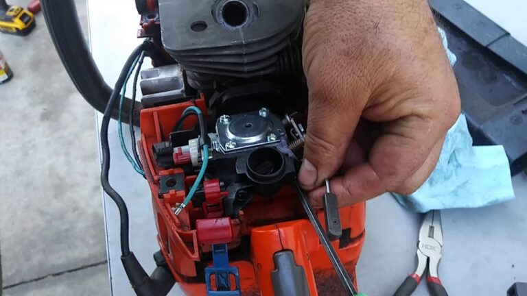 RDMJ2 V HOW TO CHANGE THE CARBURETOR HUSQVARNA 345 CHAINSAW YouTube