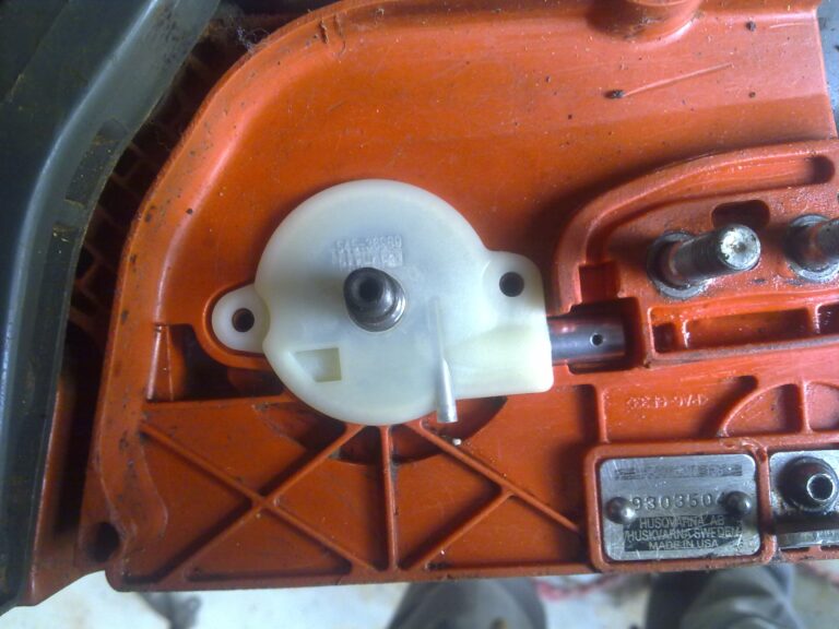 Replacing An Oil Pump In A Husqvarna Poulan Craftsman Johnsered Chainsaw ClearChain