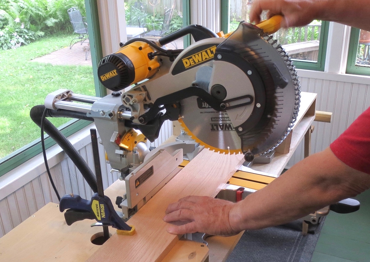 Tool Review DeWalt DSW 780 12 Dual Bevel Compound Miter Saw WoodWorkers Guild Of America