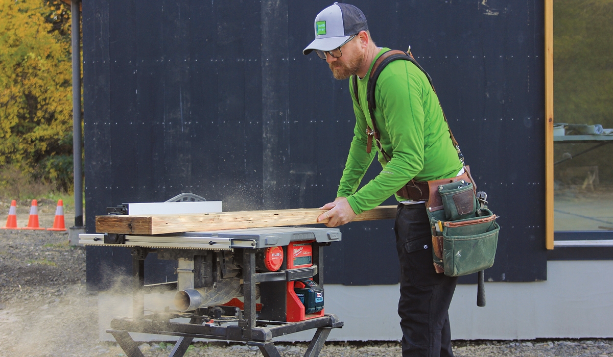 dewalt battery powered table saw
