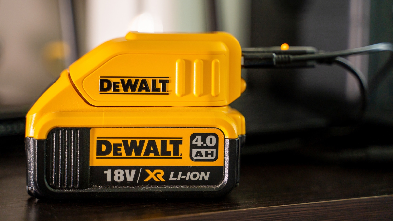 5 Of The Most Common Problems With DeWalt Power Tool Batteries 5 Of The Most Common Problems With DeWalt Power Tool Batteries