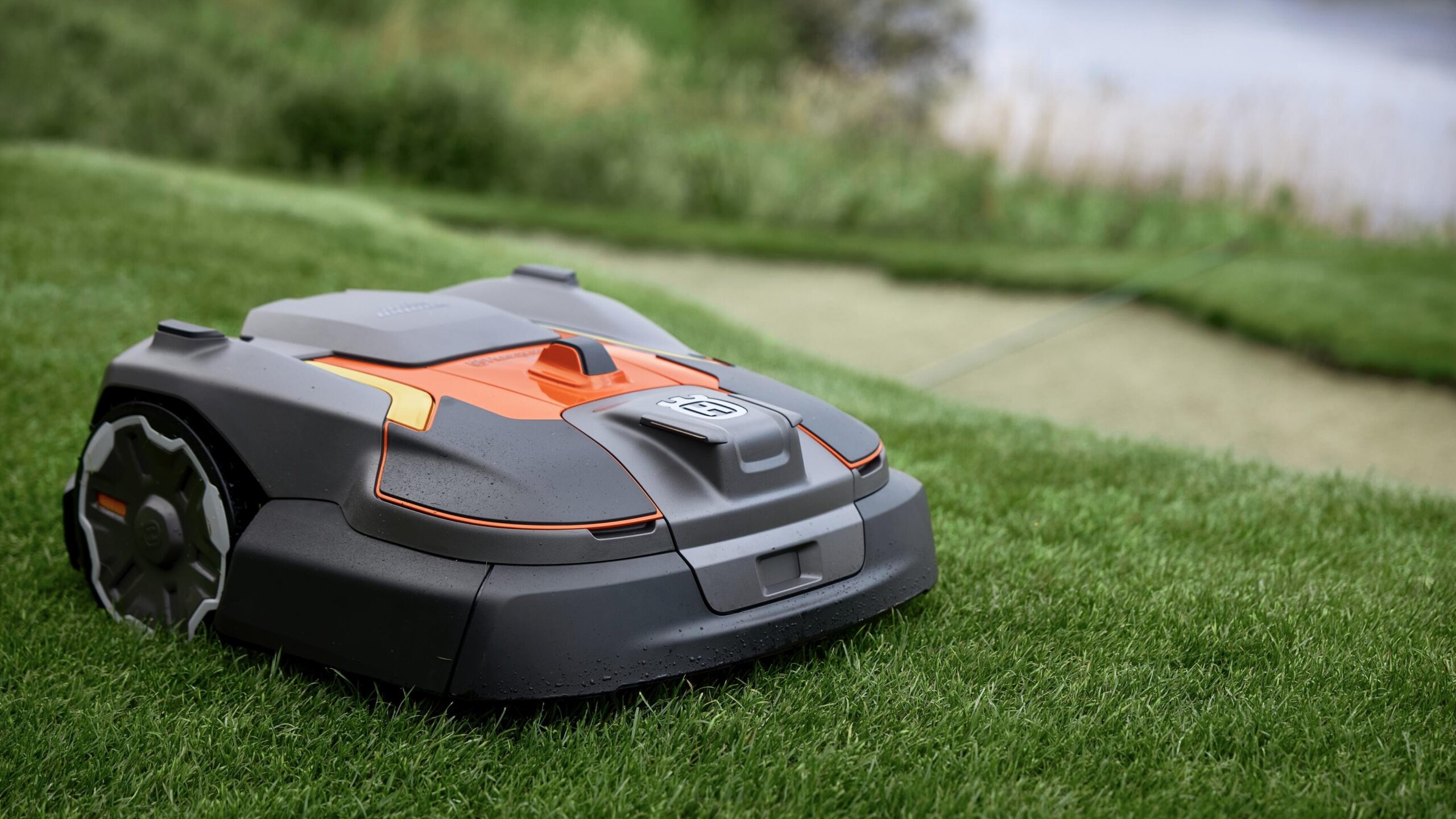 Husqvarna Raises The Bar With Three New Wireless Robot Lawn Mowers And They ll Be Here Sooner Than Expected T3