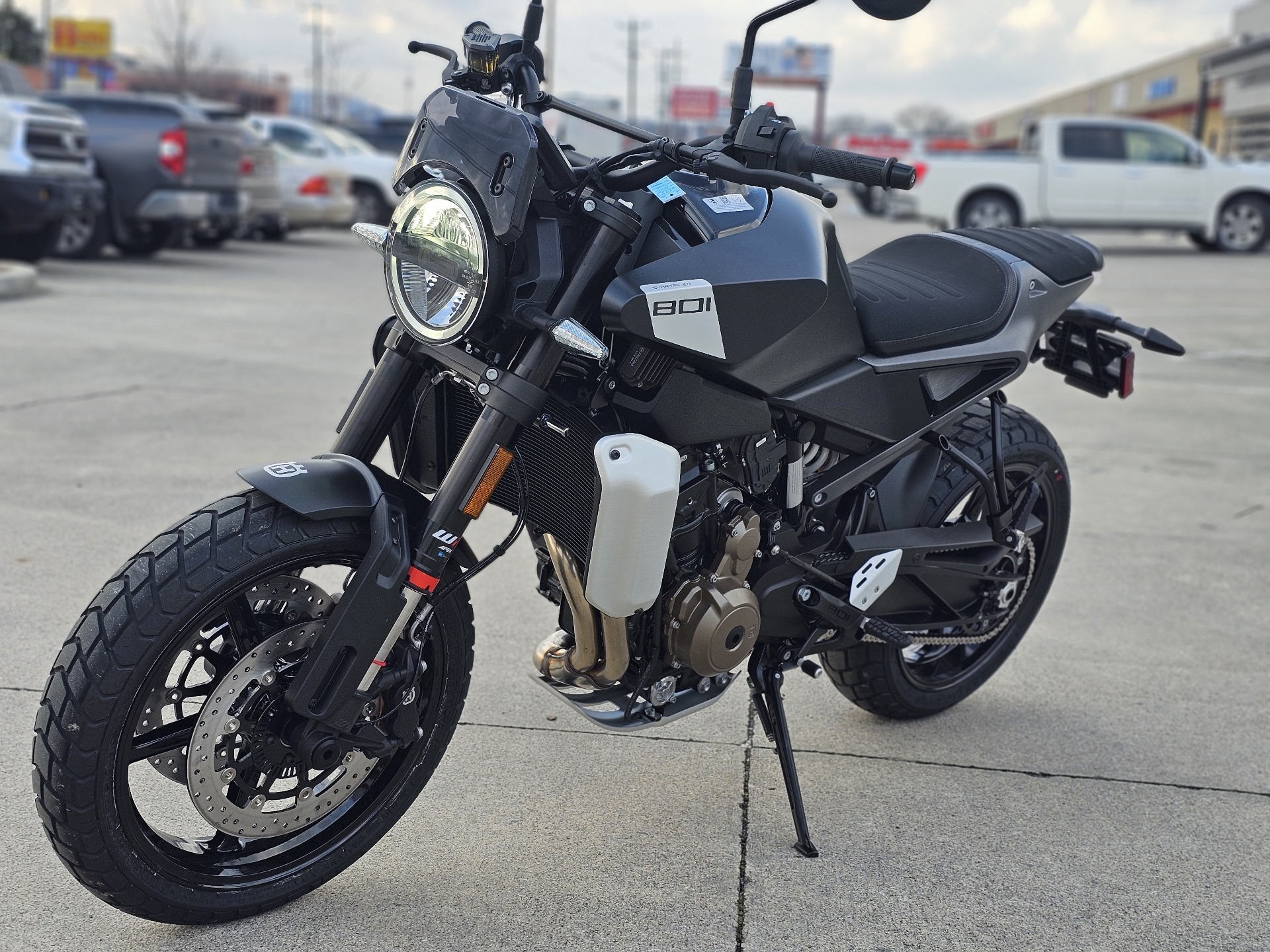 husqvarna svartpilen 801 mpg