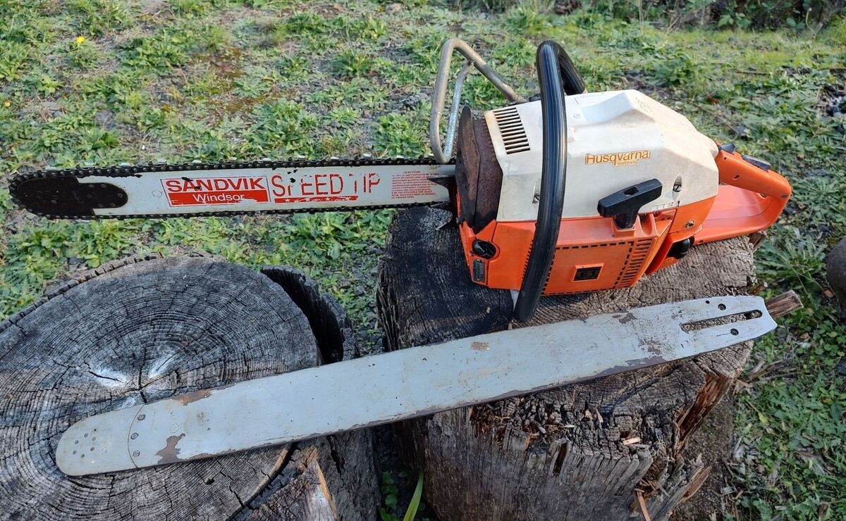 Vintage Husqvarna 61 Chainsaw 1979 80 White Top 28 Inch EBay